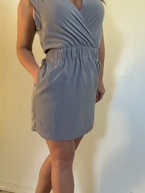Express Sleeveless Dress W/Pockets in Light Gray